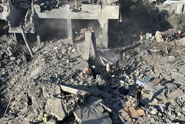 Palestinians Inspect Damage After Israeli Strike in Deir el-Balah Palestinians inspect destruction caused by an Israeli strike that hit residents’ homes, displacement tents and a food aid warehouse in Deir el-Balah, in the central Gaza Strip, on August 25, 2026. The strike took place the previous evening after an Israeli warning ordering residents to evacuate the area. Photo by Ahmed Ibrahim apaimages Deir al-Balah Gaza Palestinian Territory 250826_Deir_al-Balah_AI_00(38) Copyright: xapaimagesxAhmedxIbrahimx xapaimagesx