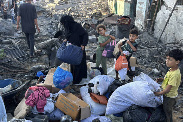 Palestinians Inspect Damage After Israeli Strike in Deir el-Balah Palestinians inspect destruction caused by an Israeli strike that hit residents’ homes, displacement tents and a food aid warehouse in Deir el-Balah, in the central Gaza Strip, on August 25, 2026. The strike took place the previous evening after an Israeli warning ordering residents to evacuate the area. Photo by Ahmed Ibrahim apaimages Deir al-Balah Gaza Palestinian Territory 250826_Deir_al-Balah_AI_00(23) Copyright: xapaimagesxAhmedxIbrahimx xapaimagesx