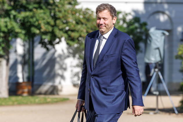 Kabinettsklausur Lars Klingbeil (SPD), Bundesfinanzminister bei einer Kabinettsklausur am 25.08.26 in der Schloss Neuhardenberg in Brandenburg. Brandenburg Deutschland Schloss Neuhardenberg