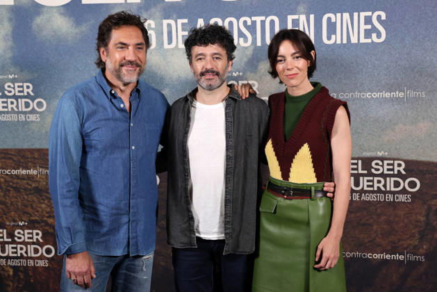 Rodrigo Sorogoyen presents his film *El ser querido* in Madrid. Javier Bardem, Rodrigo Sorogoyen, and Vicky Luengo pose at the photocall for the film *El ser querido*, on August 25, 2026, in Madrid, Spain CELEBRITIES MOVIES FILM PHOTOCALL Raú Madrid Madrid, Spain  Copyright: xRaulxTerrelx 7731446