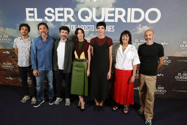 Rodrigo Sorogoyen presents his film *El ser querido* in Madrid. Eduardo Villanueva, Javier Bardem, Rodrigo Sorogoyen, Vicky Luengo, Isabel Pena, Nacho Lavilla, and María Rubín pose at the photocall for the film *El ser querido*, on August 25, 2026, in Madrid, Spain CELEBRITIES MOVIES FILM PHOTOCALL Raúl Madrid Madrid Spain Copyright: xRaulxTerrelx 7731450