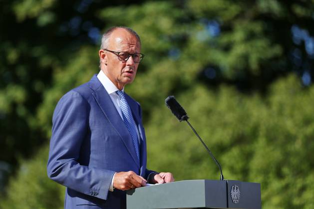 Neuhardenberg, Brandenburg, Deutschland, 25.08.2026: Schloss Neuhardenberg: Kabinettsklausur: Bundeskanzler Friedrich Merz (CDU) bei einem Statement Copyright: xdtsxNachrichtenagenturx dts_130925