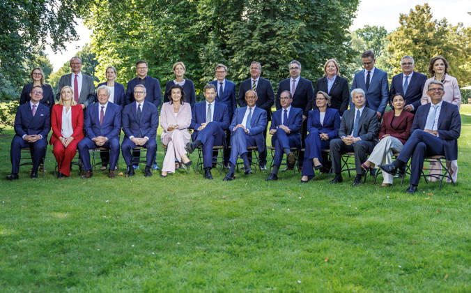 Kabinettsklausur im Schloss Neuhardenberg Gruppenbild der Bundesregierung bei einer Kabinettsklausur am 25.08.26 im Schloss Neuhardenberg in Brandenburg. Brandenburg Deutschland Schloss Neuhardenberg