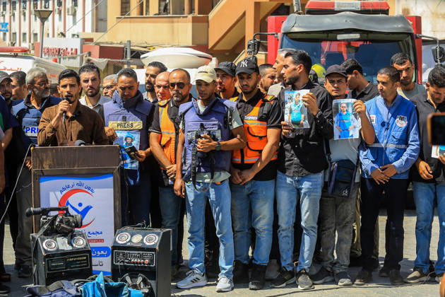 News Bilder des Tages Palestinian journalists in Gaza remember five colleagues killed in Israeli attacks GAZA, PALESTINE - AUGUST 25: Palestinian journalists gather in the courtyard of Nasser Hospital in Khan Younis to commemorate five colleagues killed in Israeli attacks one year earlier, on August 25, 2026 in Khan Yunis, Gaza Palestine. Holding photographs of the slain journalists, participants called for an end to attacks against members of the press and for greater protection for media workers. Abed Rahim Khatib Anadolu Khan Yunis Gaza. Editorial use only. Please get in touch for any other usage.  Copyright: x2026xAnadoluxAbedxRahimxKhatibx