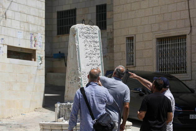 Far-right Israeli lawmaker smashes Palestinian memorial in West Bank NABLUS, WEST BANK, PALESTINE - AUGUST 25: Palestinians inspect the damage to a Palestinian memorial, which was smashed with a sledgehammer by far-right Israeli lawmaker Zvi Sukkot and those accompanying him, who entered the village of Madama near Nablus in the northern West Bank under the protection of Israeli soldiers, on August 25, 2026. Far-right lawmaker Sukkot and those accompanying him raided the village of Madama in Nablus in the early morning under the protection of Israeli soldiers. Far-right Israeli lawmaker Zvi Sukkot along with three people accompanying him, smashed the memorial with sledgehammers and also recorded the others attacking the memorial with his pho  Copyright: x2026xAnadoluxNedalxEshtayahx