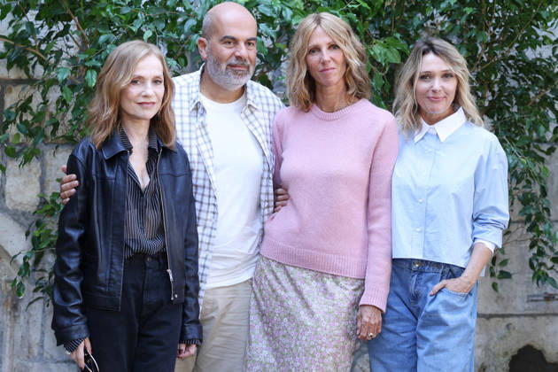 Angouleme Film Festival - Ni vue Ni connue Photocall Isabelle Huppert, Marc Fitoussi, Sandrine Kiberlain and Anne Marivin attends the Ni vue Ni connue Photocall as part of the 19th Angouleme Film Festival in Angouleme, August 25, 2026, France. Photo by Jerome Domine ABACAPRESS.COM Angouleme France  Copyright: xDominexJerome ABACAx