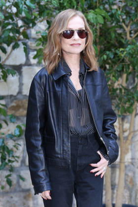 Angouleme Film Festival - Ni vue Ni connue Photocall Isabelle Huppert attends the Ni vue Ni connue Photocall as part of the 19th Angouleme Film Festival in Angouleme, August 25, 2026, France. Photo by Jerome Domine ABACAPRESS.COM Angouleme France  Copyright: xDominexJerome ABACAx