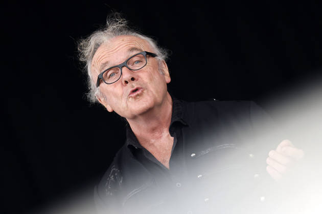 Sänger Ecki Pieper von der Kölner Musik-Comedy Band Köbes Underground, eine bekannte Musikgruppe im Kölner Karneval und Hausband der alternativen Kölner Karnevalsveranstaltung Stunksitzung , posiert auf der Bühne bei der Pressekonferenz zum Auftritt der Band am 04.09.2026 im Kölner Tanzbrunnen. Köln, 25.08.2026 NRW Deutschland Copyright: xChristophxHardtx