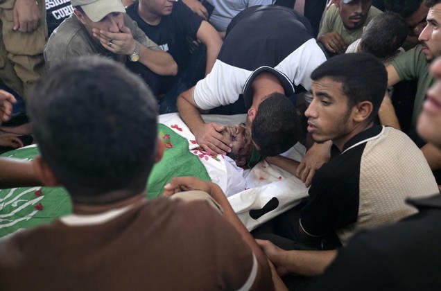 Palestinians Bury Three People in Khan Younis Palestinians attend the funeral of three people in Khan Younis, in the southern Gaza Strip, on August 25, 2026. Two died from wounds sustained in previous Israeli strikes, while the third was killed in an Israeli strike the previous evening. Photo by Tariq Mohammad APA Images Khan Yunis Gaza Strip Palestinian Territory 250826_Khan_Yunis_TM_04(17) Copyright: xapaimagesxTariqxMohammad xapaimagesx