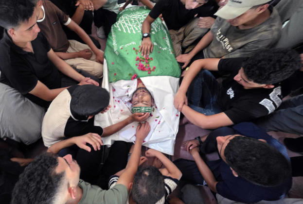 Palestinians Bury Three People in Khan Younis Palestinians attend the funeral of three people in Khan Younis, in the southern Gaza Strip, on August 25, 2026. Two died from wounds sustained in previous Israeli strikes, while the third was killed in an Israeli strike the previous evening. Photo by Tariq Mohammad APA Images Khan Yunis Gaza Strip Palestinian Territory 250826_Khan_Yunis_TM_04(24) Copyright: xapaimagesxTariqxMohammad xapaimagesx