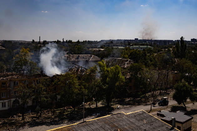 Aftermath of Russian attack on Ukraine s Kramatorsk KRAMATORSK, UKRAINE - AUGUST 25: Plumes of smoke rise from fires in residential buildings following a Russian airstrike in Kramatorsk, Ukraine, on August 25, 2026. Francisco Richart Anadolu Kramatorsk Ukraine. Editorial use only. Please get in touch for any other usage.  Copyright: x2026xAnadoluxFranciscoxRichartx