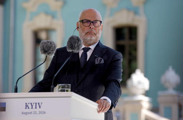 Estonian President Alar Karis attends a joint news conference with Ukrainian President Volodymyr Zelenskyy outside the Mariinskyi Palace following their meeting, Kyiv, Ukraine, August 25, 2026. The leaders discussed security threats, particularly those anticipated in winter, and security cooperation within the Drone Deal framework. As reported, the Estonian President is in Ukraine on his final visit in office. (Photo by Marianna Kotyk Ukrinform) Meeting of Ukrainian, Estonian Presidents in Kyiv  Copyright: xMariannaxKotykx
