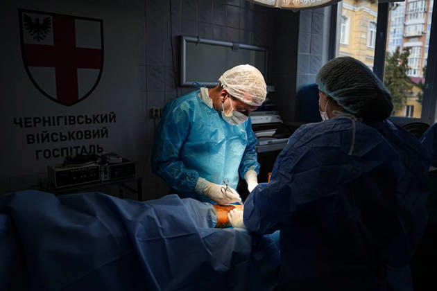 August 25, 2026, Chernihiv, Chernihiv Oblast, Ukraine: Surgeons performs surgeries on a military man in a operation room at a military hospital in Chernihiv, north of Kyiv, Ukraine, on August 25, 2026. Chernihiv Ukraine  - ZUMAa252 20260825_zip_a252_008 Copyright: xDavidxAllignonx