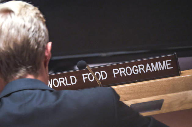 News Bilder des Tages August 25, 2026, New York, New York, United States: CARL SKAU, Acting Executive Director of the World Food Programme (WFP), briefs the United Nations Security Council during the open debate Food Under Fire: The Security Councilâ€⠢s Role in Mitigating Global and Local Food Crises. Skau warned that the conflict-hunger cycle is accelerating globally, highlighting crises in Sudan, Gaza, Somalia and Yemen, and called for earlier action under Resolution 2417, greater protection of civilians and humanitarian workers, and safeguarding food and humanitarian supply routes. New York United States - ZUMAo116 20260825_znp_o116_001 Copyright: xBiancaxOterox