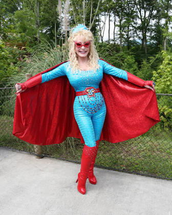 Dolly Parton 1946 - 2026 Dolly Parton, legendary songwriter, singer and actress has died at the age of 80, in Nashville, TN. on August 25, 2026. ======================================================================================June 16, 2012 Pigeon Forge, Tn. Dolly Parton Media Announcement for Dollywood s Splash Country 2013 held at Dollywood s Splash Country Pigeon Forge Tennessee USA Copyright: xCurtisxHilbunx xAFF-USA.comx