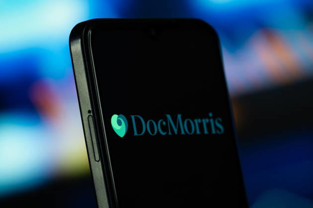 Heerlen, Niederlande ? 7. Juli 2026: Das DocMorris-Logo ist auf einem Smartphone zu sehen. Heerlen, Netherlands- 7 July 2026: DocMorris logo is seen on a smartphone. (License=RM) Copyright: xZoonar.com MojahidxMottakinx 25460233