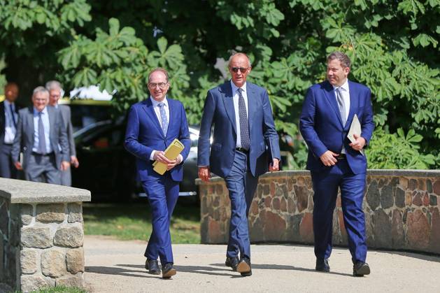 Neuhardenberg, Brandenburg, Deutschland, 26.08.2026: Schloss Neuhardenberg: Kabinettsklausur: Bundesminister des Innern Alexander Dobrindt (CSU), Bundeskanzler Friedrich Merz (CDU) und Bundesminister der Finanzen Lars Klingbeil (SPD) Copyright: xdtsxNachrichtenagenturx dts_131183