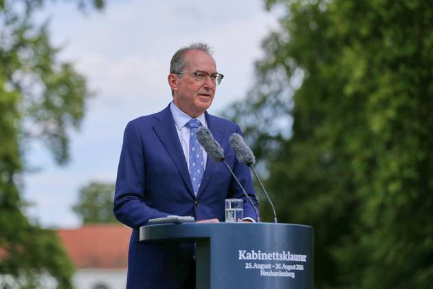Neuhardenberg, Brandenburg, Deutschland, 26.08.2026: Schloss Neuhardenberg: Kabinettsklausur: Bundesminister des Innern Alexander Dobrindt (CSU) Copyright: xdtsxNachrichtenagenturx dts_131185