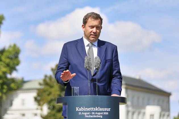 Neuhardenberg, Brandenburg, Deutschland, 26.08.2026: Schloss Neuhardenberg: Kabinettsklausur: Pressekonferenz zum Abschluss der Kabinettsklausur mit Bundesminister der Finanzen Lars Klingbeil (SPD) Copyright: xdtsxNachrichtenagenturx dts_131199