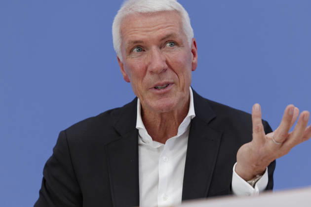 Wirtschaftsschutzstudie 2026 2026-08-26 Deutschland, Berlin Bundespressekonferenz: Dr. Ralf Wintergerst (r.) und der Präsident des Bundesamts für Verfassungsschutz (BfV), Sinan Selen, stellen die Wirtschaftsschutzstudie 2026 vor.