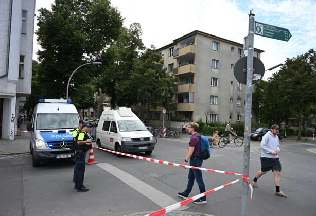 WWII bomb discovered in Berlin BERLIN, GERMANY - AUGUST 26: Police officers are seen near the Neukoelln Ship Canal, where an unexploded World War II bomb was discovered during construction work in Berlin, Germany, on August 26, 2026. The bomb is due to be defused later in the day, and the exclusion zone may be extended, potentially affecting residential buildings, schools, daycare centres and a nursing home. Volodymyr Sindieiev Anadolu Berlin Germany. Editorial use only. Please get in touch for any other usage.  Copyright: x2026xAnadoluxVolodymyrxSindieievx