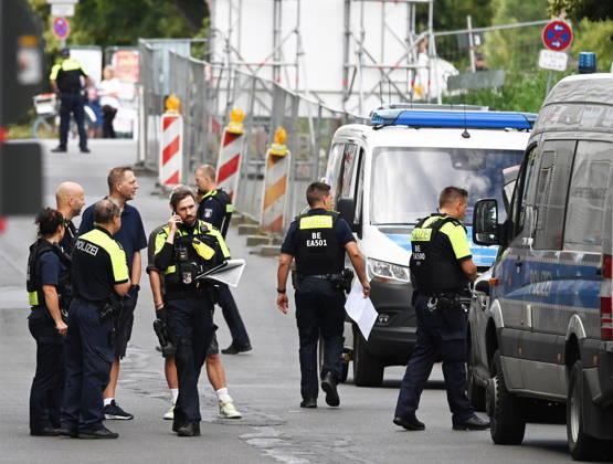WWII bomb discovered in Berlin BERLIN, GERMANY - AUGUST 26: Police officers are seen near the Neukoelln Ship Canal, where an unexploded World War II bomb was discovered during construction work in Berlin, Germany, on August 26, 2026. The bomb is due to be defused later in the day, and the exclusion zone may be extended, potentially affecting residential buildings, schools, daycare centres and a nursing home. Volodymyr Sindieiev Anadolu Berlin Germany. Editorial use only. Please get in touch for any other usage.  Copyright: x2026xAnadoluxVolodymyrxSindieievx