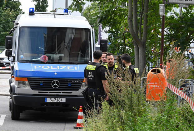 WWII bomb discovered in Berlin BERLIN, GERMANY – AUGUST 26: Police officers are seen near the Neukoelln Ship Canal, where an unexploded World War II bomb was discovered during construction work in Berlin, Germany, on August 26, 2026. The bomb is due to be defused later in the day, and the exclusion zone may be extended, potentially affecting residential buildings, schools, daycare centres and a nursing home. Volodymyr Sindieiev Anadolu Berlin Germany. Editorial use only. Please get in touch for any other usage.  Copyright: x2026xAnadoluxVolodymyrxSindieievx
