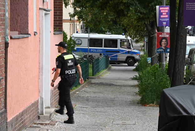 WWII bomb discovered in Berlin BERLIN, GERMANY - AUGUST 26: Police officers are seen near the Neukoelln Ship Canal, where an unexploded World War II bomb was discovered during construction work in Berlin, Germany, on August 26, 2026. The bomb is due to be defused later in the day, and the exclusion zone may be extended, potentially affecting residential buildings, schools, daycare centres and a nursing home. Volodymyr Sindieiev Anadolu Berlin Germany. Editorial use only. Please get in touch for any other usage.  Copyright: x2026xAnadoluxVolodymyrxSindieievx
