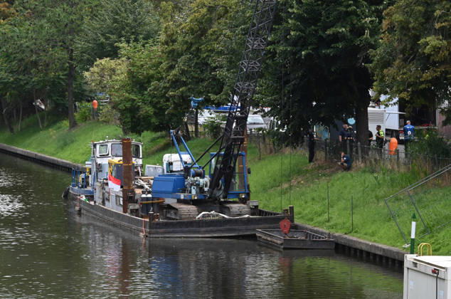 WWII bomb discovered in Berlin BERLIN, GERMANY - AUGUST 26: Police officers are seen near the Neukoelln Ship Canal, where an unexploded World War II bomb was discovered during construction work in Berlin, Germany, on August 26, 2026. The bomb is due to be defused later in the day, and the exclusion zone may be extended, potentially affecting residential buildings, schools, daycare centres and a nursing home. Volodymyr Sindieiev Anadolu Berlin Germany. Editorial use only. Please get in touch for any other usage.  Copyright: x2026xAnadoluxVolodymyrxSindieievx