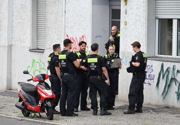 WWII bomb discovered in Berlin BERLIN, GERMANY - AUGUST 26: Police officers are seen near the Neukoelln Ship Canal, where an unexploded World War II bomb was discovered during construction work in Berlin, Germany, on August 26, 2026. The bomb is due to be defused later in the day, and the exclusion zone may be extended, potentially affecting residential buildings, schools, daycare centres and a nursing home. Volodymyr Sindieiev Anadolu Berlin Germany. Editorial use only. Please get in touch for any other usage.  Copyright: x2026xAnadoluxVolodymyrxSindieievx