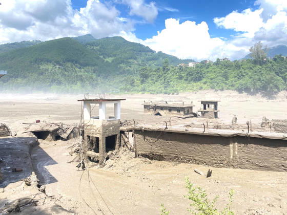 (260826) -- KATHMANDU, Aug. 26, 2026 -- This photo taken on Aug. 26, 2026 shows an area affected by flash floods in Nuwakot District, Nepal. As many as 72 people have been found dead in the flash flood in the Bhote Koshi River in Nepal, police said. Abi Narayan Kafle, spokesperson of Nepal Police, confirmed to Xinhua, adding that 41 injured people have been receiving treatment in different hospitals. ( via Xinhua) (SpotNews) NEPAL-NUWAKOT-FLASH FLOODS-DEATH TOLL RSS 