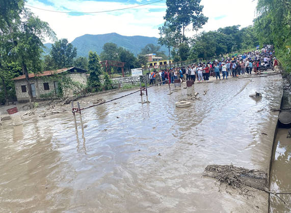 (260826) -- KATHMANDU, Aug. 26, 2026 -- This photo taken on Aug. 26, 2026 shows an area affected by flash floods in Nuwakot District, Nepal. As many as 72 people have been found dead in the flash flood in the Bhote Koshi River in Nepal, police said. Abi Narayan Kafle, spokesperson of Nepal Police, confirmed to Xinhua, adding that 41 injured people have been receiving treatment in different hospitals. ( via Xinhua) (SpotNews) NEPAL-NUWAKOT-FLASH FLOODS-DEATH TOLL RSS 