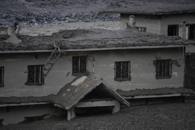 Death toll in Nepal-China border flash floods climbs to 97, dozens missing NUWAKOT, NEPAL - AUGUST 26: An aftermath view of flash flood and mudslides on the Nepal-China border on August 26, 2026 in Nuwakot, Nepal. The death toll from a devastating flash flood on the border climbed to 97 as at least 384 tourists and travelers, as well as soldiers and police, were reported missing. Safal Prakash Shrestha Anadolu Nuwakot Nepal. Editorial use only. Please get in touch for any other usage.  Copyright: x2026xAnadoluxSafalxPrakashxShresthax