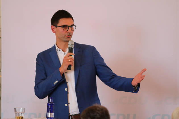 26.08.2026 Politik CDU Bürgerdialog mit Dr. Johann Wadephul, Sepp Müller und Dr. Anja Schneider Kornhaus Dessau Sepp Müller (CDU, MdB) während des Bürgerdialogs. Dessau-Roßlau Sachsen-Anhalt Deutschland
