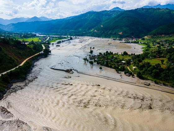 Aerial View Shows Extensive Damage After Flash Flood Sweeps Through The Bhotekoshi River In Nuwakot Aerial view shows flood-damaged areas after a flash flood swept through the Bhotekoshi River in Nuwakot, Nepal, on August 26, 2026. The flooding caused widespread damage to homes, roads, bridges and other infrastructure in the area, while many people remain missing; the figures are still developing Nuwakot bagmati Nepal  Copyright: xAmbirxTolangx originalFilename: tolang-aerialvi260826_npun2.jpg