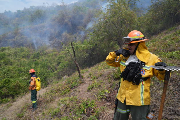 Wildfire in Colombia s Coello COELLO, COLOMBIA - AUGUST 26: Volunteers and firefighters work to contain a wildfire in Coello, Tolima department, Colombia, on August 26, 2026. Several municipalities across Tolima are facing wildfires fueled by dry conditions, high temperatures and strong winds, with emergency crews working to contain the flames and protect rural communities. Juancho Torres Anadolu Coello Colombia. Editorial use only. Please get in touch for any other usage.  Copyright: x2026xAnadoluxJuanchoxTorresx