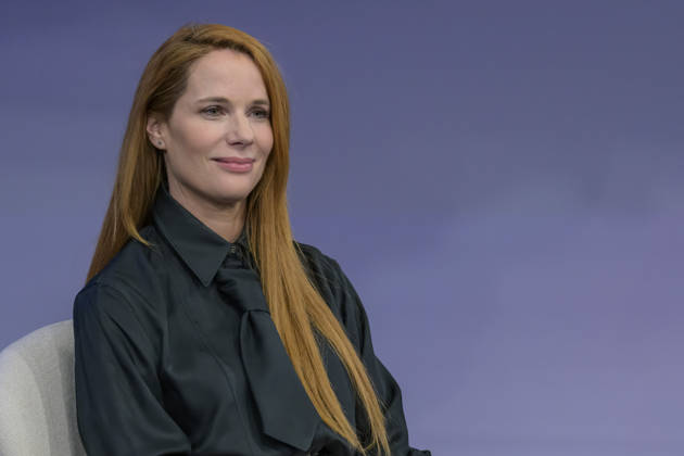 v.l. Florence Gaub (Militaer- und Sicherheitsexpertin), GER, Berlin, Studio, zu Gast bei Maischberger, politische Talkshow, TV, Format, mit Moderatorin Sandra Maischberger, Das Erste, aus Adlershof Am Studio 20, 26.08.2026, Copyright: HMBxMedia UwexKoch