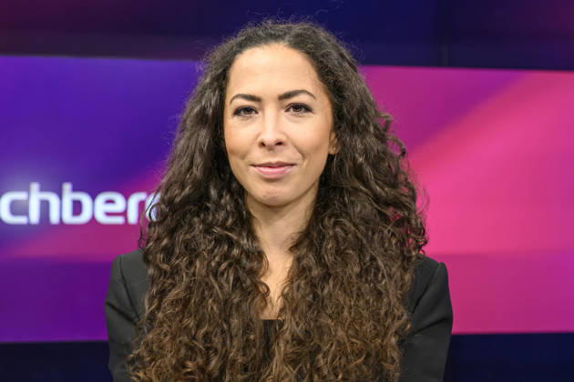 v.l. Anna Schneider (Die Welt), GER, Berlin, Studio, zu Gast bei Maischberger, politische Talkshow, TV, Format, mit Moderatorin Sandra Maischberger, Das Erste, aus Adlershof Am Studio 20, 26.08.2026, Copyright: HMBxMedia UwexKoch
