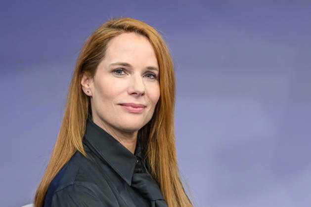 v.l. Florence Gaub (Militaer- und Sicherheitsexpertin), GER, Berlin, Studio, zu Gast bei Maischberger, politische Talkshow, TV, Format, mit Moderatorin Sandra Maischberger, Das Erste, aus Adlershof Am Studio 20, 26.08.2026, Copyright: HMBxMedia UwexKoch