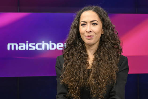 v.l. Anna Schneider (Die Welt), GER, Berlin, Studio, zu Gast bei Maischberger, politische Talkshow, TV, Format, mit Moderatorin Sandra Maischberger, Das Erste, aus Adlershof Am Studio 20, 26.08.2026, Copyright: HMBxMedia UwexKoch