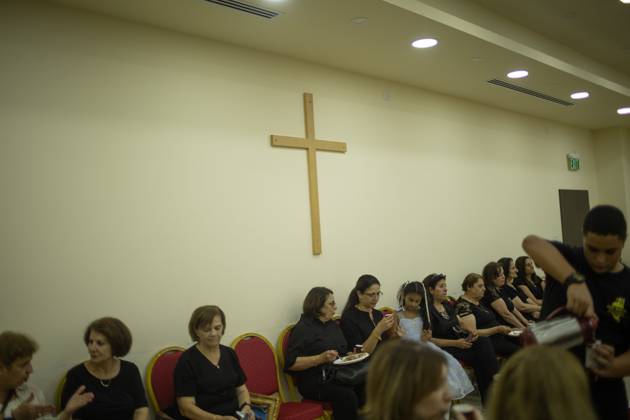 Palestinians bid farewell to artist Sliman Mansour in Birzeit BIRZEIT, WEST BANK, PALESTINE, AUGUST 26, 2026: Palestinians bid farewell to prominent Palestinian artist Sliman Mansour at St. Peter™s Church in Birzeit following his funeral. Mansour was known for paintings depicting Palestinian identity, heritage and everyday life. Birzeit Palestine, State of Copyright: x xRomanxLevinx xJNAxPressx