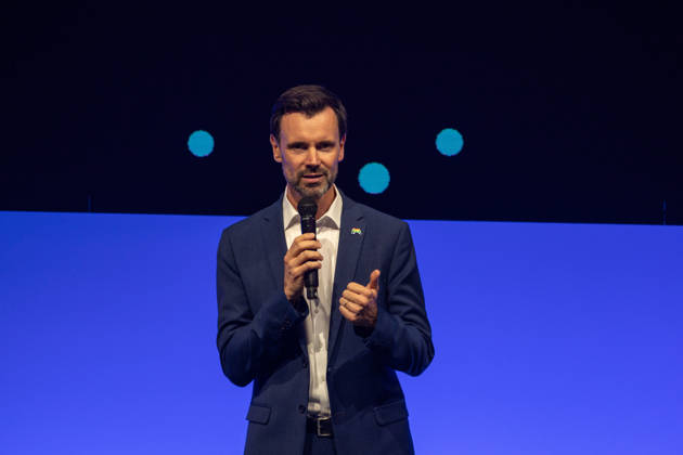Politische Eröffnung der gamescom 2026 im Confex der Koelnmesse - 26.08.26 Geschäftsführer des game e.V. Felix FALK - Politische Eröffnungsveranstaltung der gamescom 2026 mit hochrangigen Vertretern aus Bundes-, Landes- und EU-Politik im Confex der Koelnmesse in Köln. Köln Deutz Nordrhein-Westfalen Deutschland Copyright: xMarcxJohnx