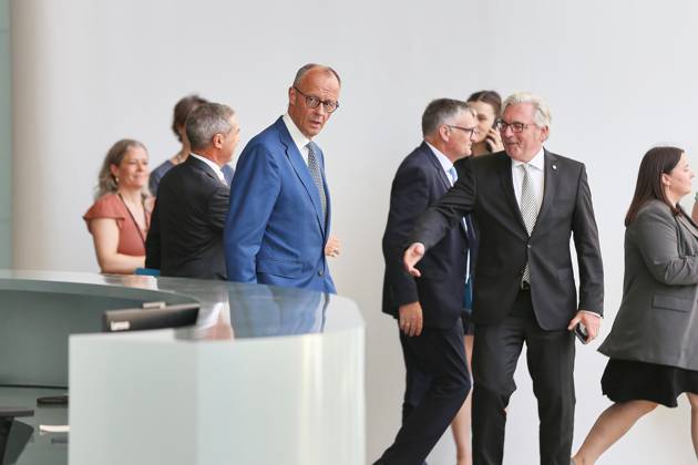 Berlin, Deutschland, 27.08.2026: Bundeskanzleramt: Friedrich Merz mit seinen Beratern vor Begrüßung von verschiedenen EU-Staats- und Regierungschefs Copyright: xdtsxNachrichtenagenturx dts_131379