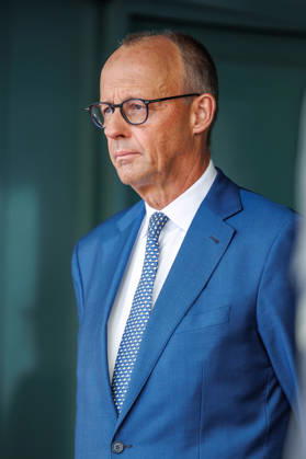 Bundeskanzler Friedrich Merz (CDU) begruesst die Staats- und Regierungschefs der Like-Minded Staaten Bundeskanzler Friedrich Merz (CDU) begruesst die Staats- und Regierungschefs der Like-Minded Staaten NLD, AUT, FIN und DNK im Bundeskanzleramt in Berlin am 27.08.2026. Berlin Berlin Deutschland Bundeskanzleramt