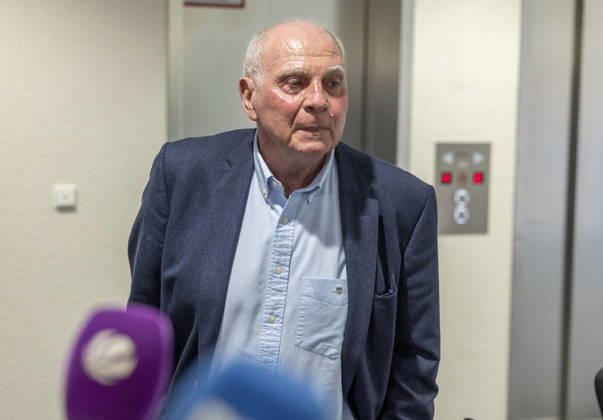 Uli Hoeneß hat einen Nachbarschaftsstreit und muss wegen zwei neu gepflanzter Bäume auf seinem Grund vor Gericht in München Datum: 27.08.2026