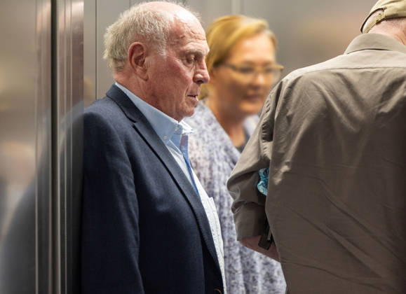 Uli Hoeneß hat einen Nachbarschaftsstreit und muss wegen zwei neu gepflanzter Bäume auf seinem Grund vor Gericht in München Datum: 27.08.2026