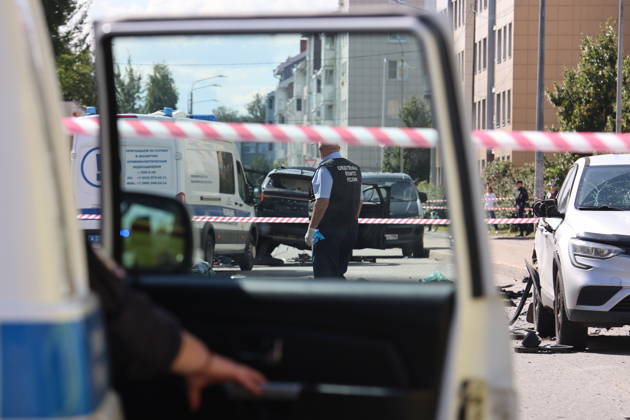 RUSSIA, ST PETERSBURG - AUGUST 27, 2026: The scene of the car blast on Kolpinskoye Shosse highway in Slavyanka neighbourhood, south-east St Petersburg St Petersburg Russia  - ZUMAt113 20260827_zaa_t113_115 Copyright: xValentinxYegorshinx
