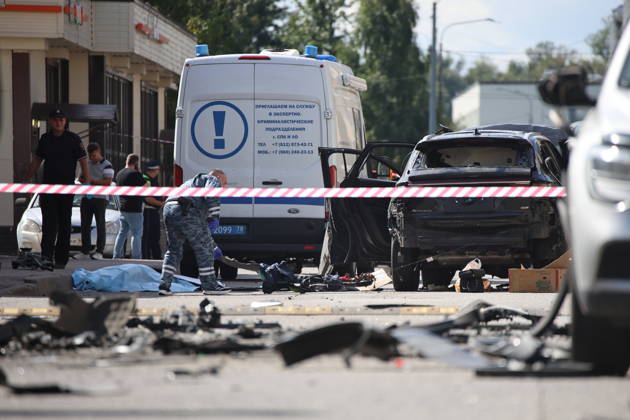 RUSSIA, ST PETERSBURG - AUGUST 27, 2026: The scene of the car blast on Kolpinskoye Shosse highway in Slavyanka neighbourhood, south-east St Petersburg St Petersburg Russia  - ZUMAt113 20260827_zaa_t113_120 Copyright: xValentinxYegorshinx
