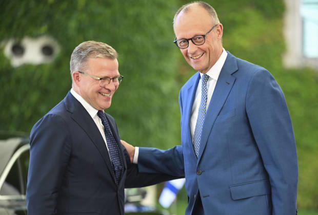 German Chancellor Merz meets leaders of Austria, Denmark and Finland in Berlin BERLIN, GERMANY - AUGUST 27: German Chancellor Friedrich Merz (R) welcomes Finnish Prime Minister Petteri Orpo (L) at the Chancellery as Merz meets with the leaders of Austria, Denmark and Finland in Berlin, Germany, on August 27, 2026. Halil Sagirkaya Anadolu Berlin Germany. Editorial use only. Please get in touch for any other usage.  Copyright: x2026xAnadoluxHalilxSagirkayax