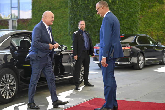 German Chancellor Merz meets leaders of Austria, Denmark and Finland in Berlin BERLIN, GERMANY - AUGUST 27: German Chancellor Friedrich Merz (R) welcomes Austrian Chancellor Christian Stocker (L) at the Chancellery as Merz meets with the leaders of Austria, Denmark and Finland in Berlin, Germany, on August 27, 2026. Halil Sagirkaya Anadolu Berlin Germany. Editorial use only. Please get in touch for any other usage.  Copyright: x2026xAnadoluxHalilxSagirkayax